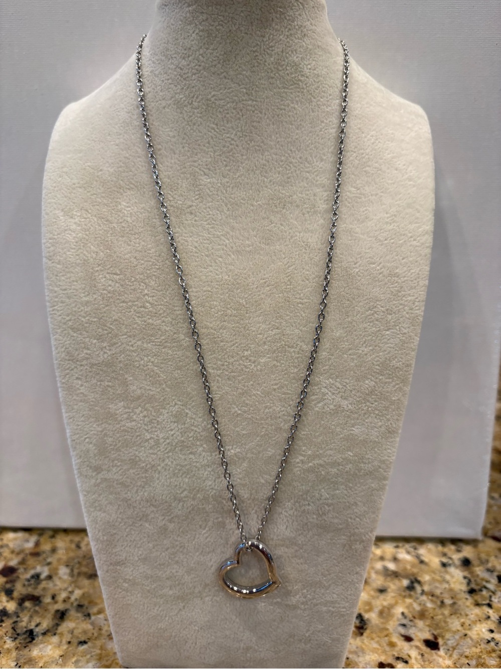 Silver Heart Pendant Necklace - Elegant Women's Jewelry